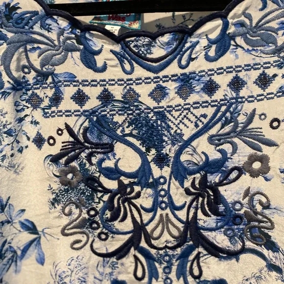 Rare Johnny was blue white embroidered 100% silk short sleeve blouse floral - Picture 4 of 10
